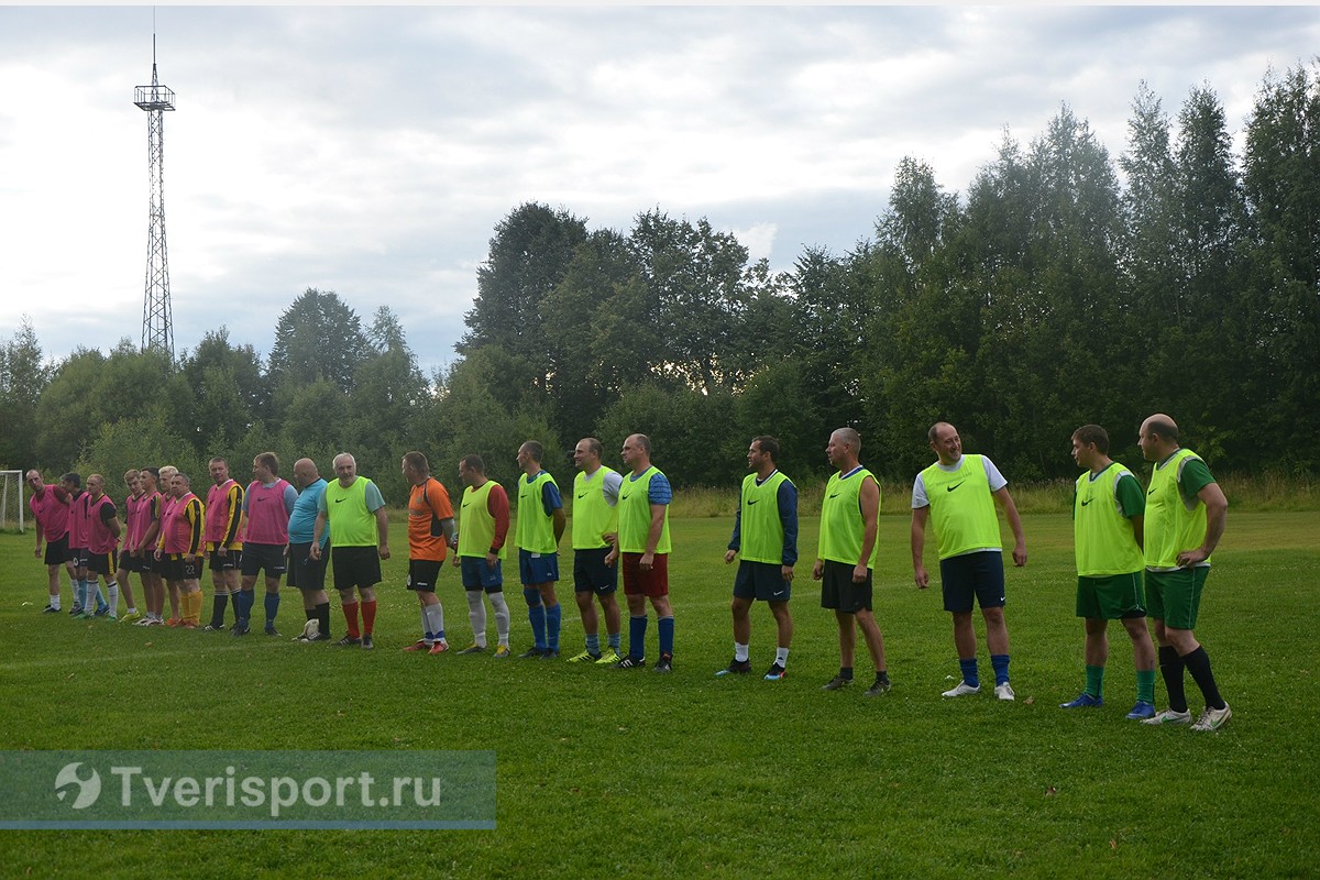 Александр Кержаков забил гол за команду Кувшинова и пообещал помощь в  реконструкции стадиона