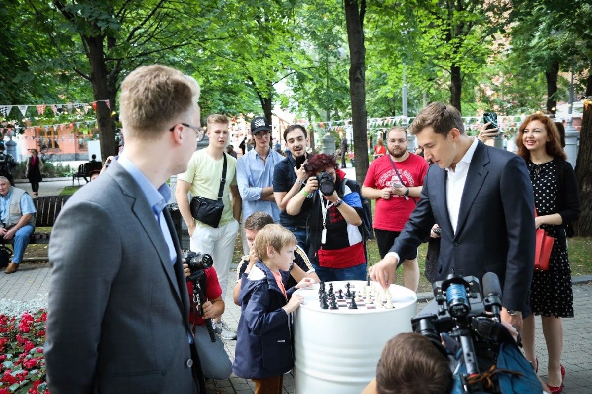 Восьмилетний тверской шахматист сыграл вничью с Сергеем Карякиным