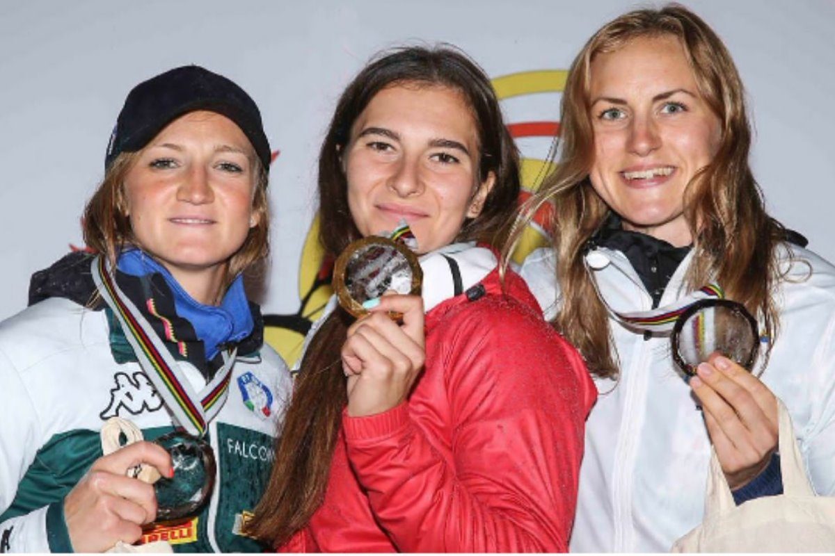 Наталья Непряева завоевала золото чемпионата мира по лыжероллерам Наталья Непряева завоевала золото чемпионата мира по лыжероллерам