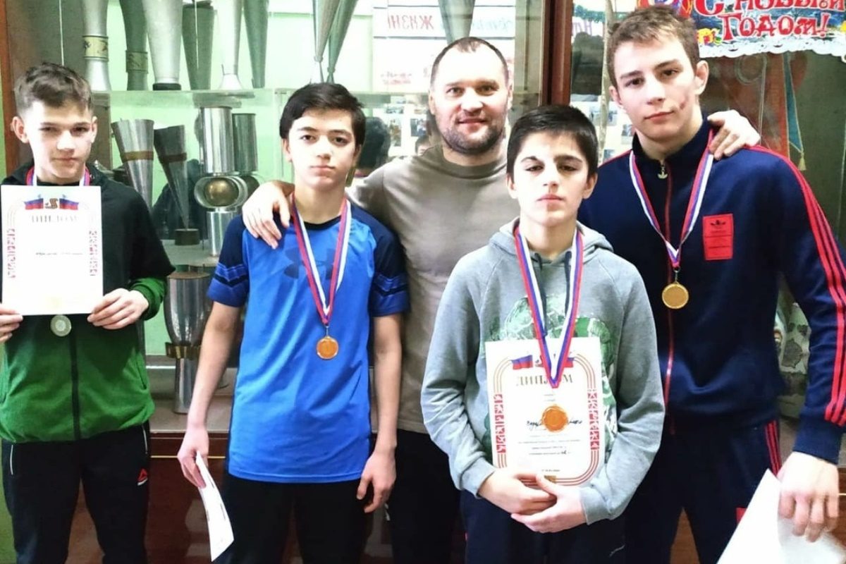 Определились сильнейшие борцы-классики Тверской области среди юношей