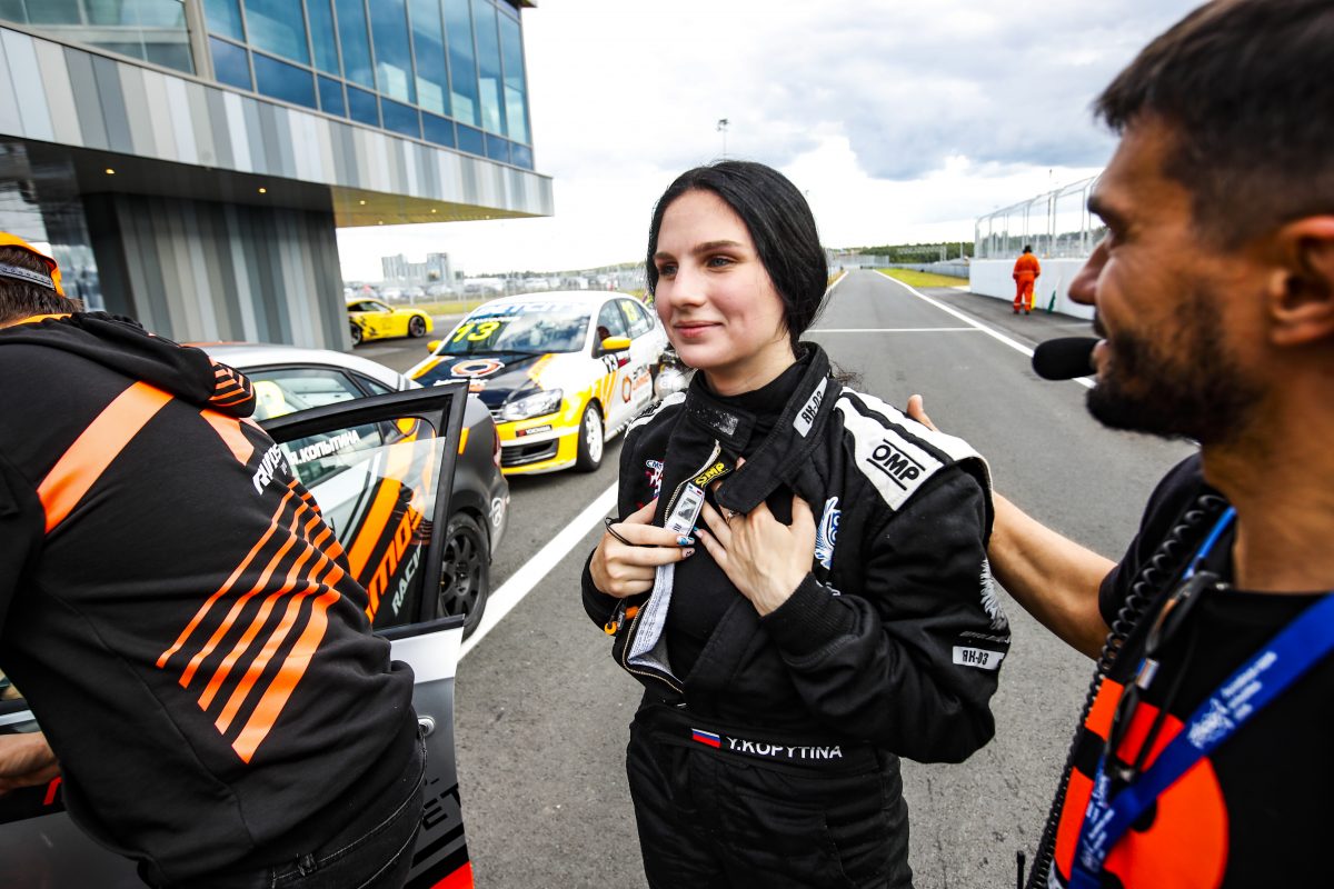 Пилот тверской команды поднялся на подиум Российской серии кольцевых гонок