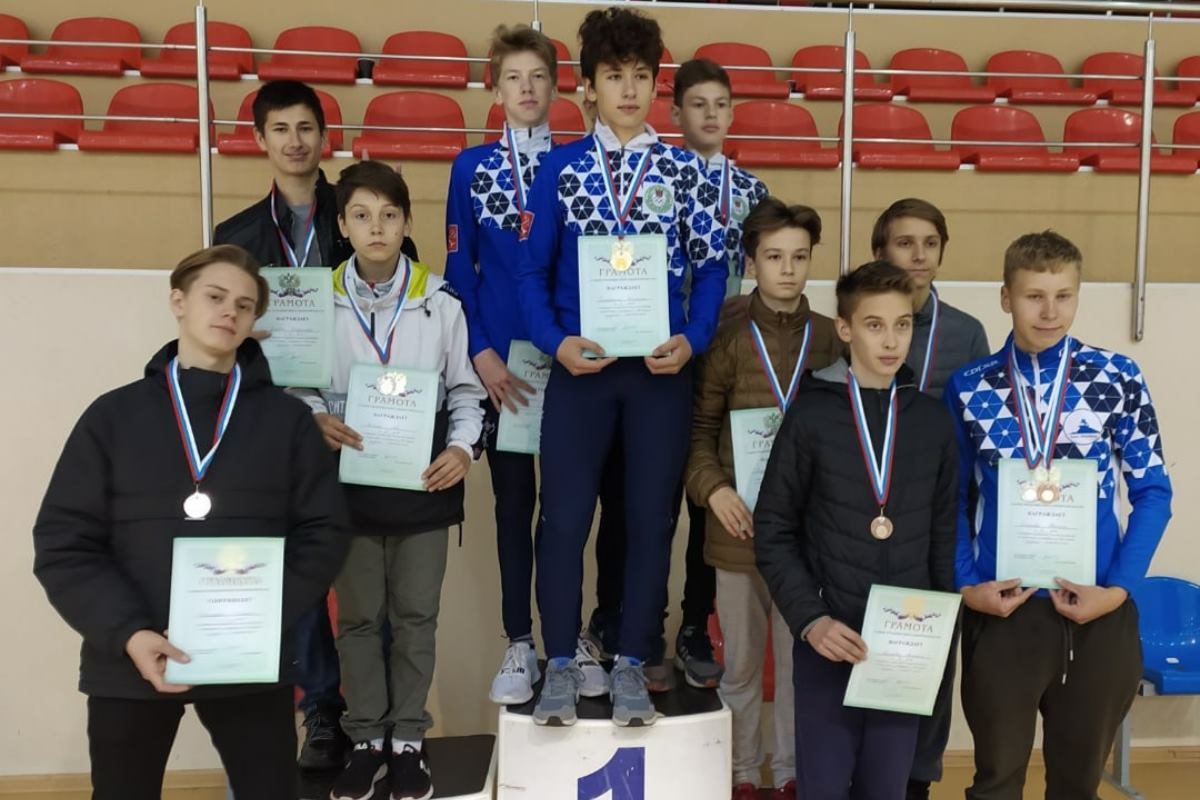 Тверские шорт-трекисты стали призерами межрегиональных соревнований