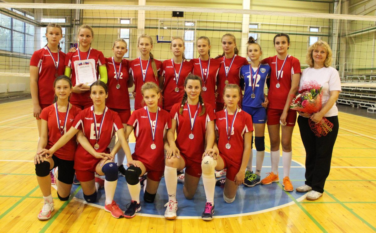 Команда девушек из тверской СШ «Лидер» стала лучшей в области по волейболу
