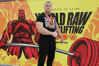 Тверской физрук стал чемпионом мира по армлифтингу