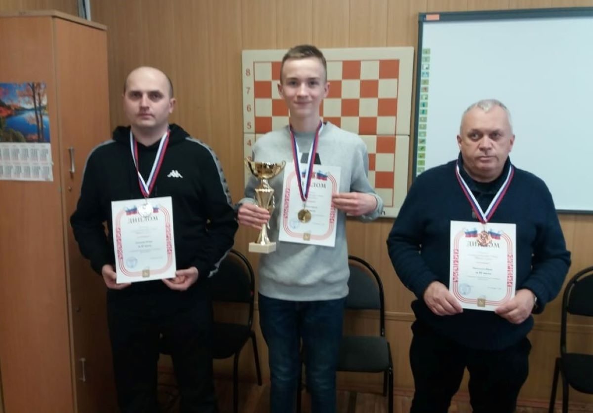 14-летний гимназист из Твери завоевал титул чемпиона области по шахматам 14-летний гимназист из Твери завоевал титул чемпиона области по шахматам