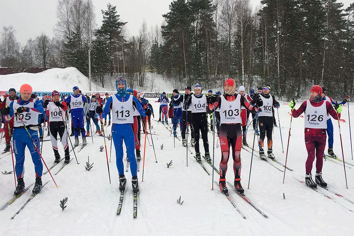 Ирина Микешина и Давид Бегларян одержали победу в лыжном марафоне