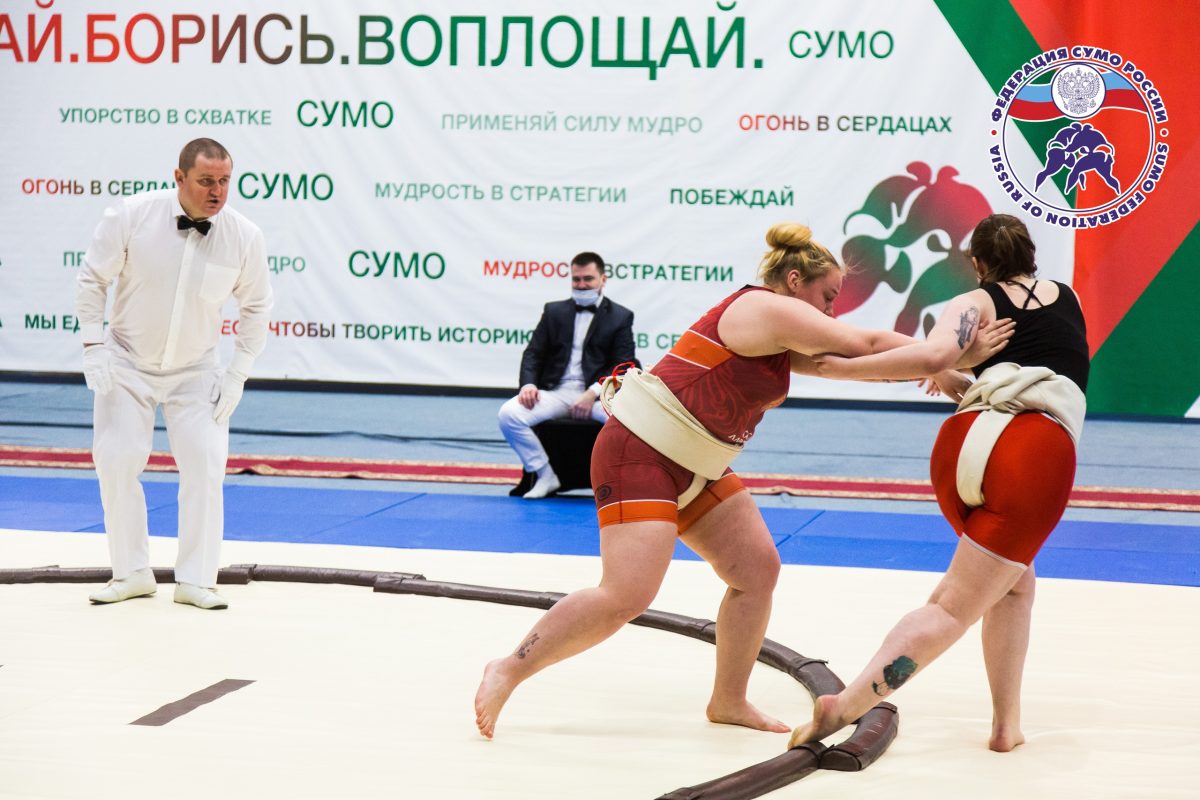Сестры Петровы завоевали восемь медалей чемпионата и первенства России по сумо