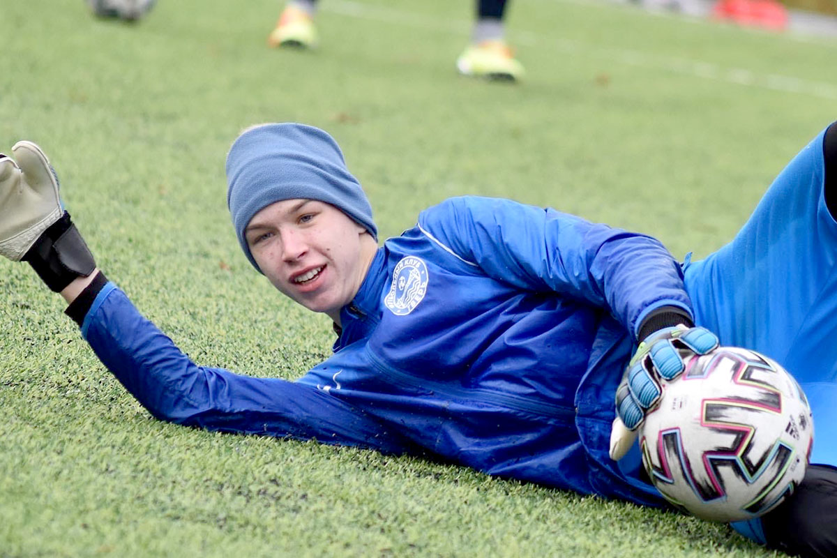 Дебют 15-летнего тверского вратаря в профессиональной команде стал победным