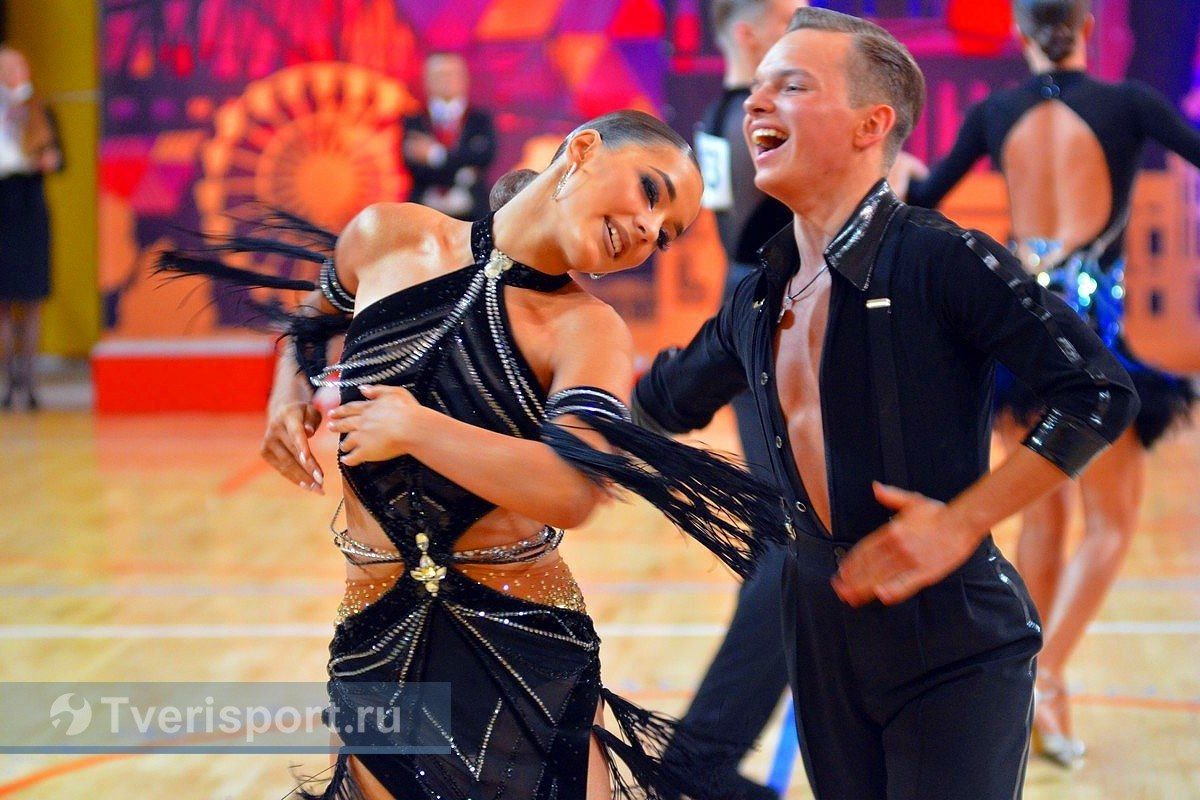 Жара: фоторепортаж с чемпионата Тверской области по спортивным танцам