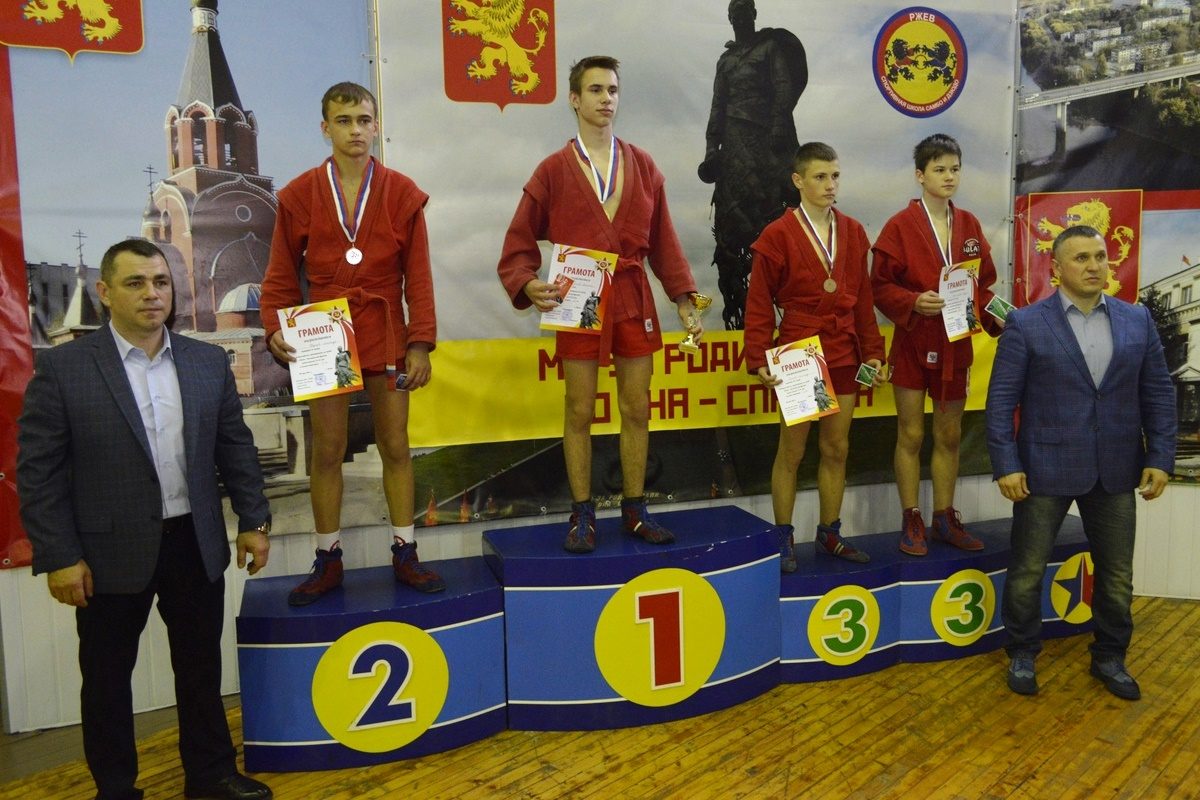 Самбисты Тверской области завоевали 12 медалей на всероссийском турнире