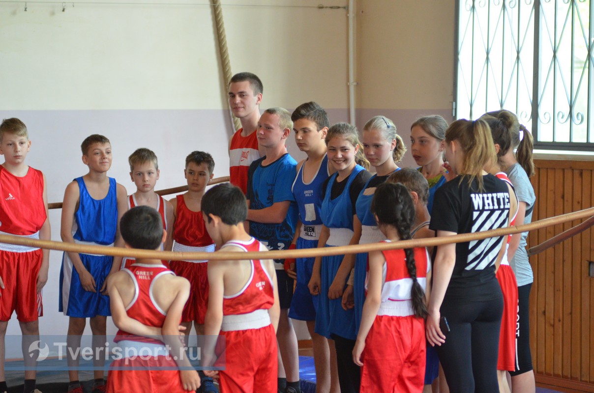 В сельской школе Тверской области сдали экзамены по боксу