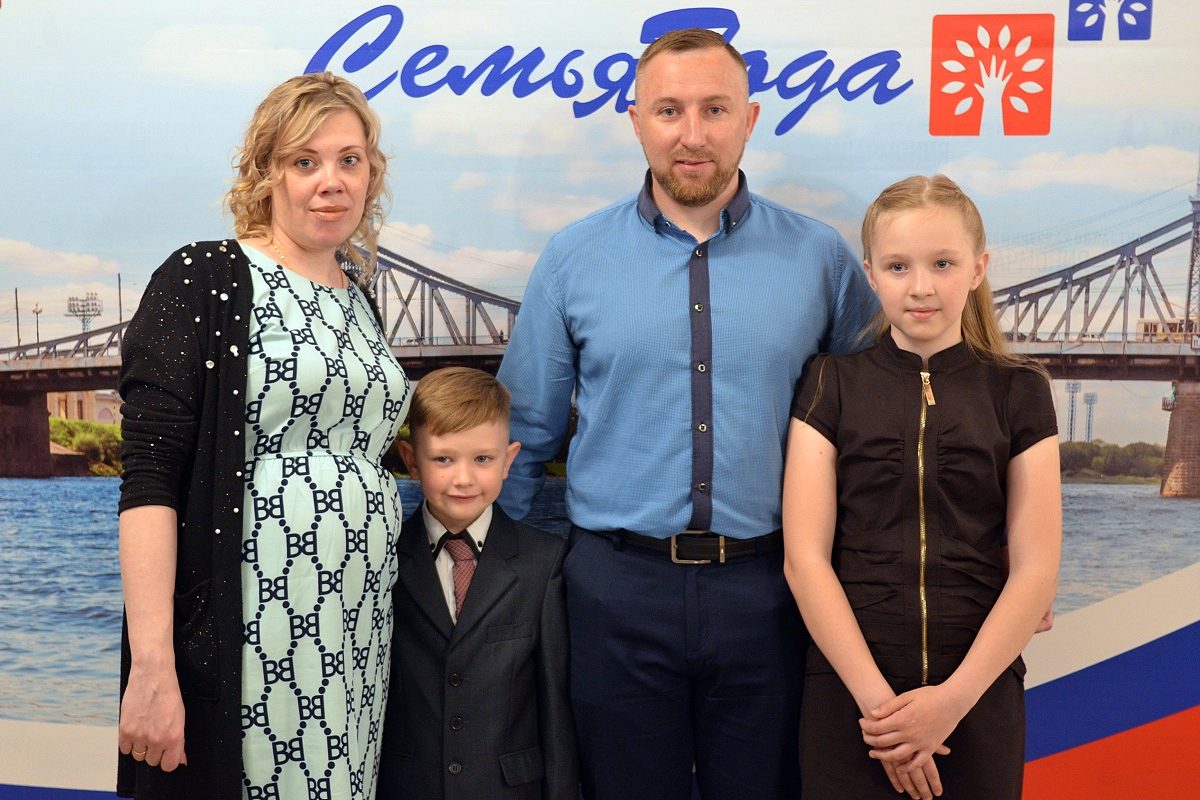 Спортивная семья Снежковых из Тверской области признана «Семьей года» в России
