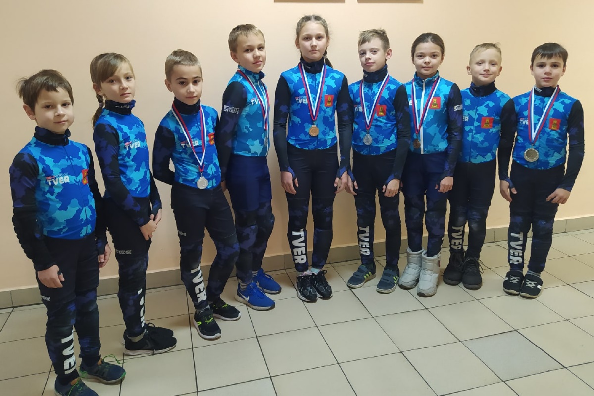 Тверские шорт-трекисты стали медалистами межрегиональных соревнований