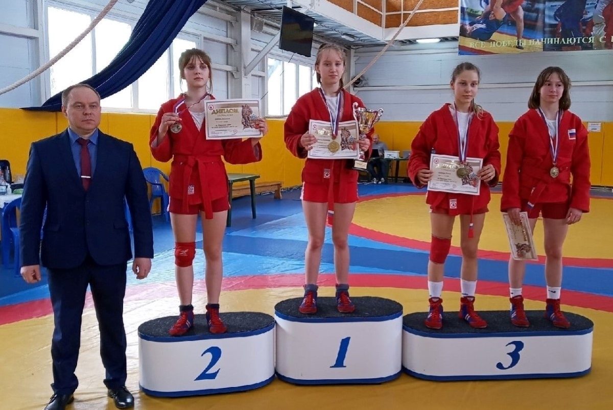 Девушка из тверского села завоевала золото ЦФО по самбо