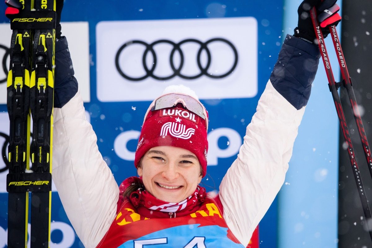 Наталья Непряева завоевала первую индивидуальную медаль Кубка мира 2021/22