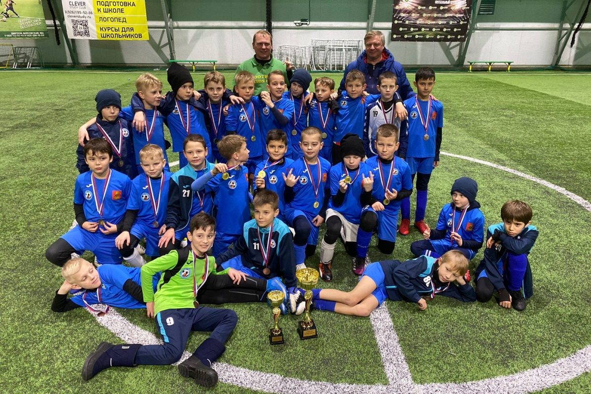 Юные футболисты Твери привезли два комплекта наград из Московской области