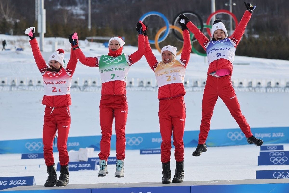 Наталья Непряева стала олимпийской чемпионкой! Россиянки выиграли лыжную эстафету в Пекине 2022