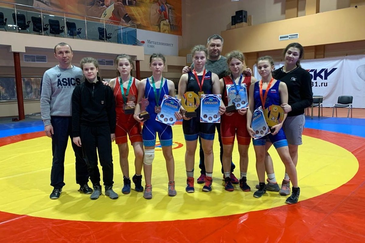 Девушки из Тверской области завоевали пять медалей первенства ЦФО по женской борьбе