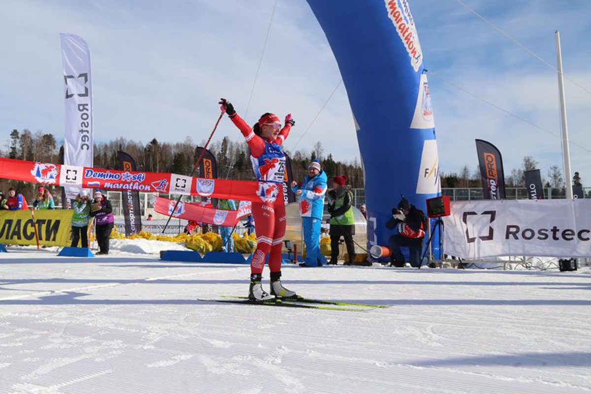 Наталья Непряева одержала уверенную победу на Деминском лыжном марафоне