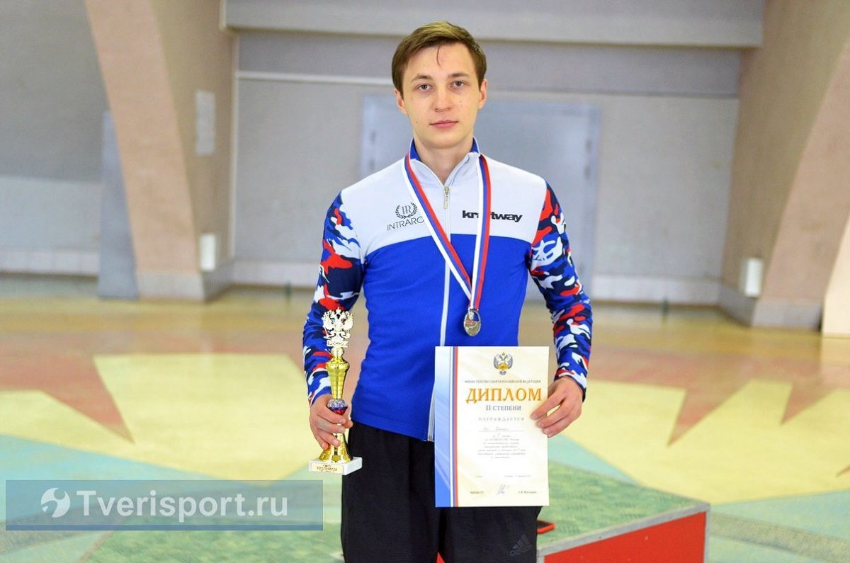 Денис Орс завоевал золото первенства России по шорт-треку