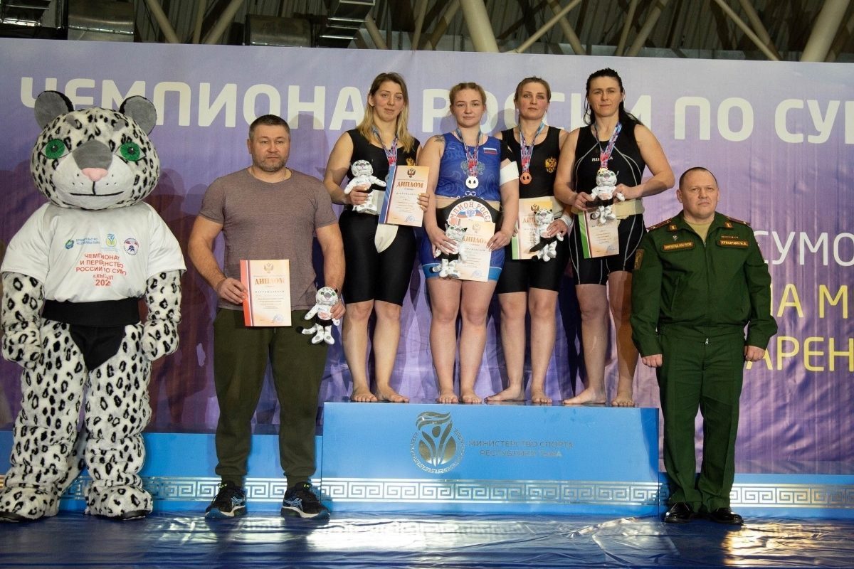 Сестры Петровы из Тверской области покорили пьедестал чемпионата России по сумо