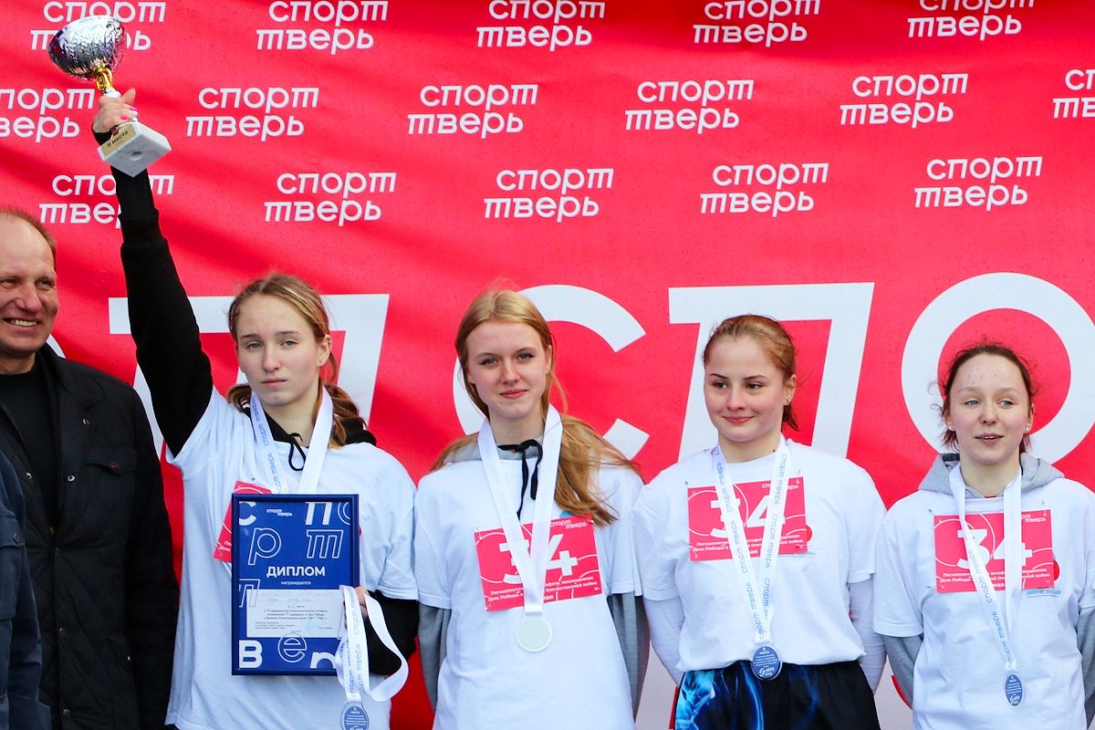 Чемпионка по гимнастике помогла тверской СОШ № 34 завоевать главный приз эстафеты Победы