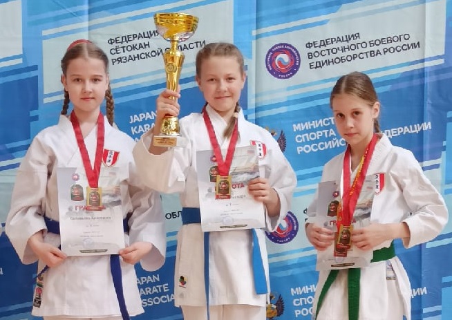 Тверские каратисты завоевали девять медалей на Кубке Евпатия Коловрата