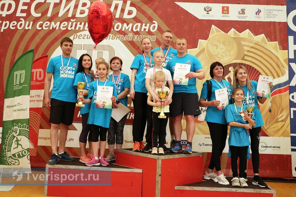 Самый спортивный дедушка России преподает физкультуру в деревне Тверской области