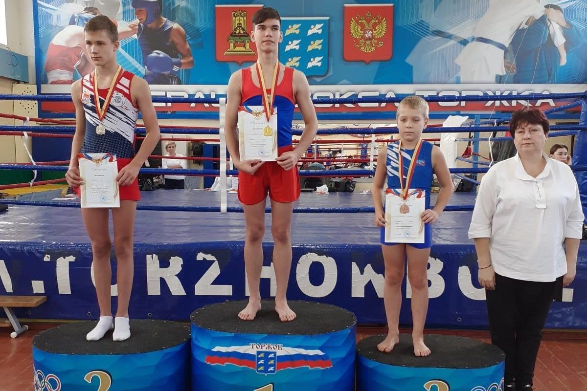 Прыгуны из Калининграда сразились за награды региональных соревнований в Тверской области