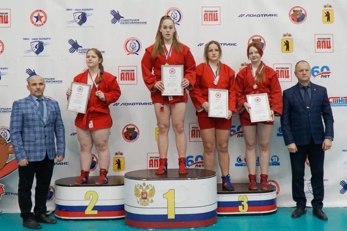 Стоковые фотографии по запросу Girls sambo competition