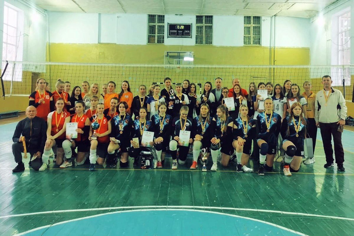 Бежецкие волейболистки завоевали серебро межрегионального турнира