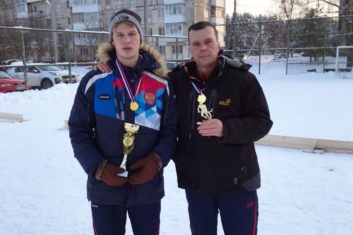 Под Тверью стартовал новый сезон дворового хоккея Под Тверью стартовал новый сезон дворового хоккея