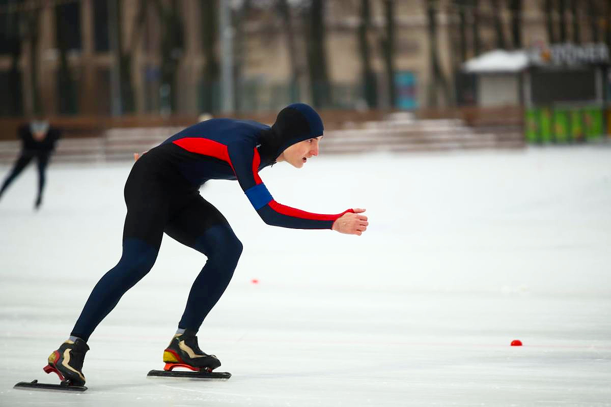 Тверской конькобежец, отметив 75-летие, стал призером соревнований в Москве
