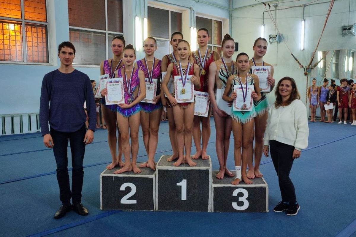 Воспитанники трех спортивных школ завоевали медали первенства Тверской области по акробатике