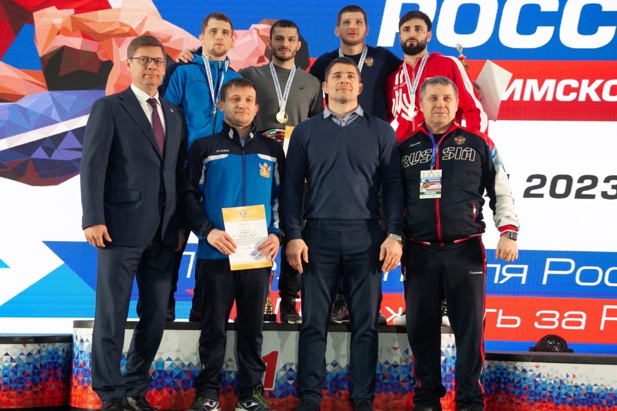 Парни с «Пролетарки»: впервые в истории тверские борцы-классики завоевали четыре медали чемпионата России