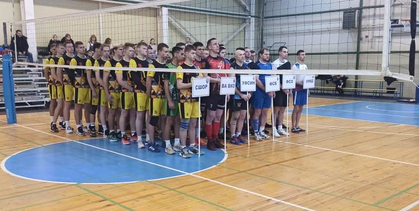 В Твери школьники обыграли силовиков в волейбольном турнире «За наших!»
