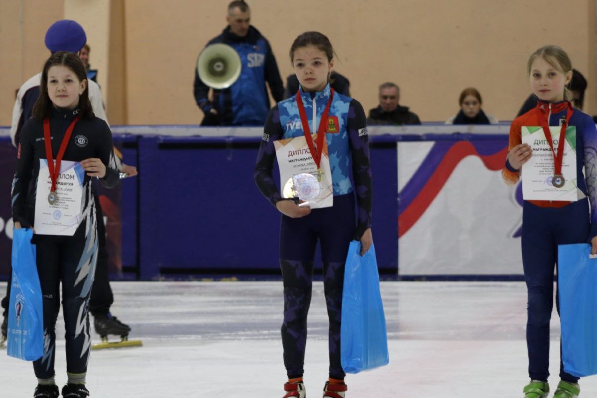 Тверские шорт-трекисты результативно стартовали на всероссийских соревнованиях