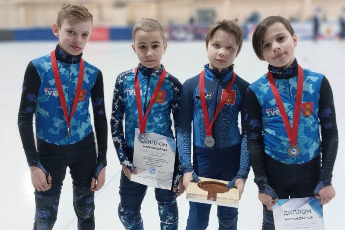 Восемь тверских шорт-трекистов стали призерами всероссийских соревнований