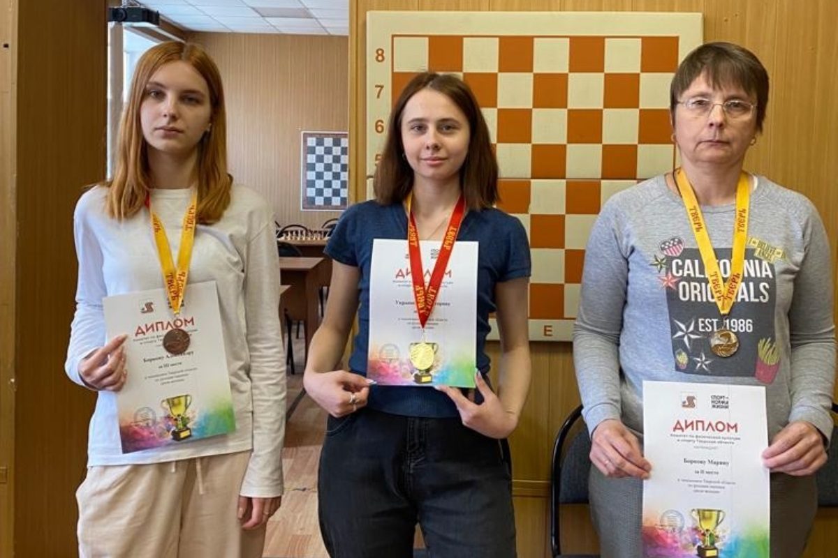 Тверская школьница опередила гроссмейстера на чемпионате области по русским шашкам
