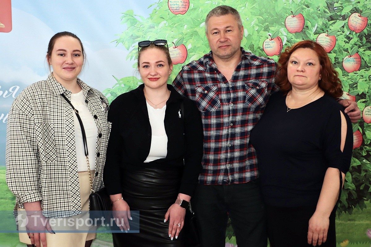 Спортивная семья Петровых из Осташкова признана семьей года в Тверской области