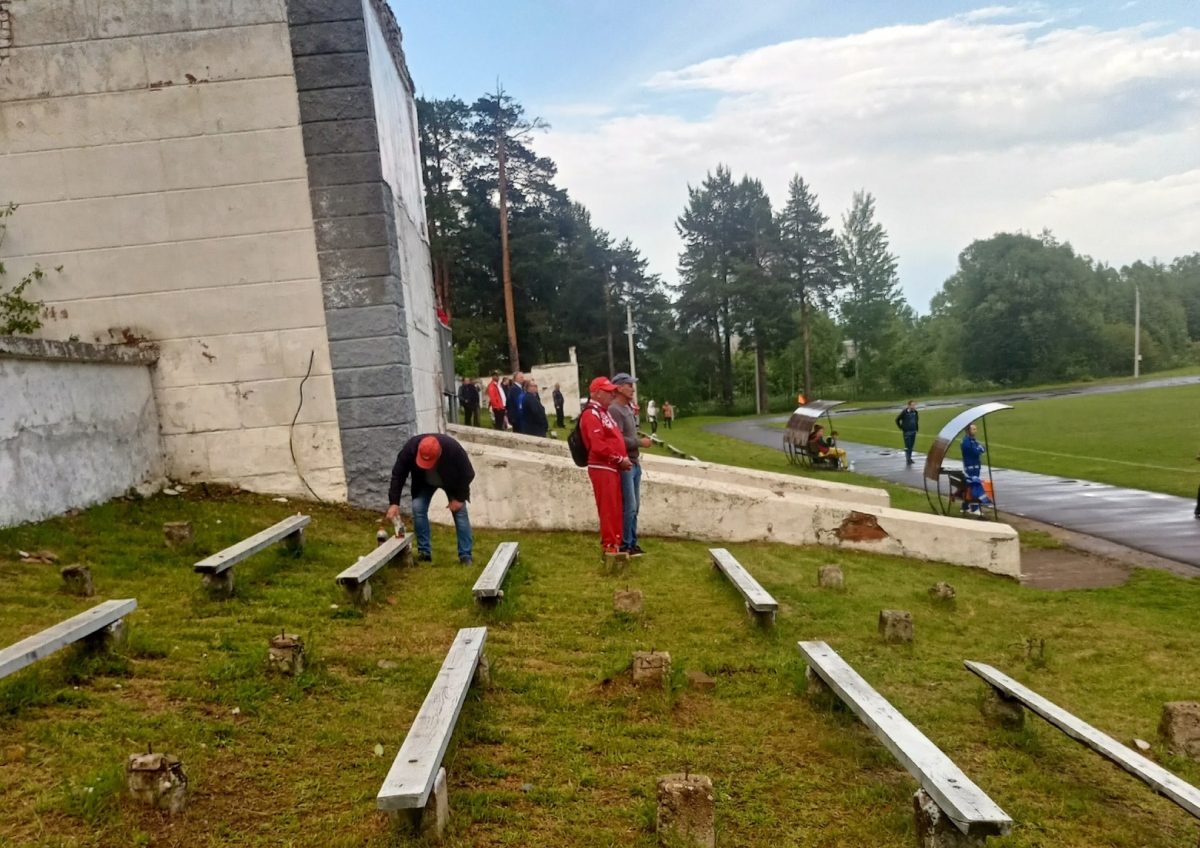 Деревенский футбол»: посмотрите, на каких полях и стадионах приходится  играть тверской команде в «Золотом