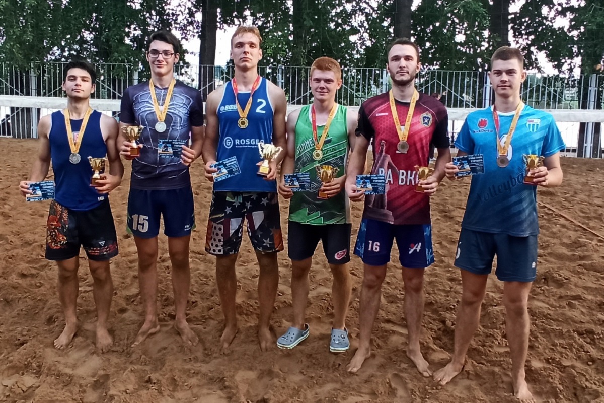 Названы победители турнира по пляжному волейболу «День физкультурника»