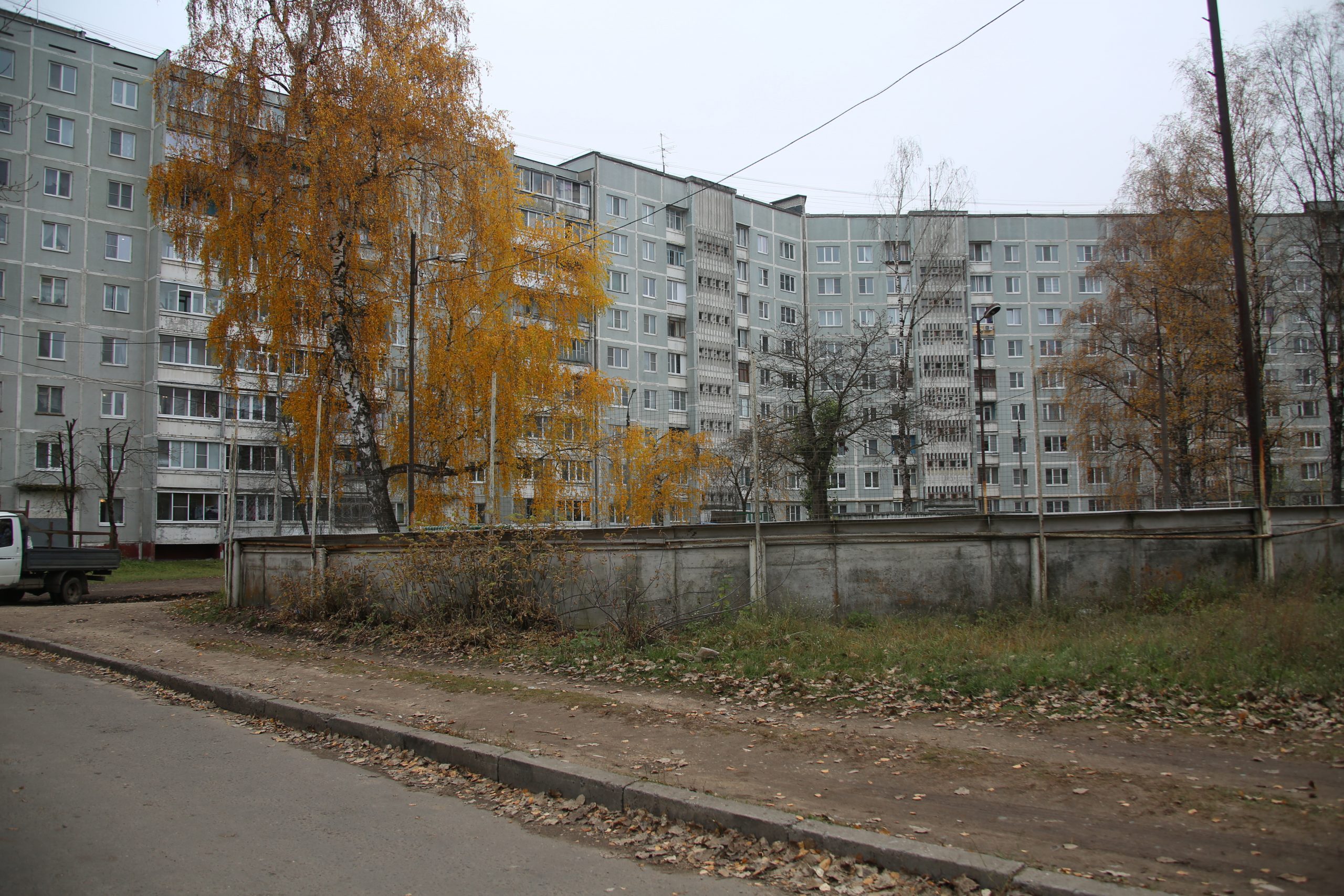 В Твери совместными усилиями жителей и депутатов модернизировали  хоккейный корт