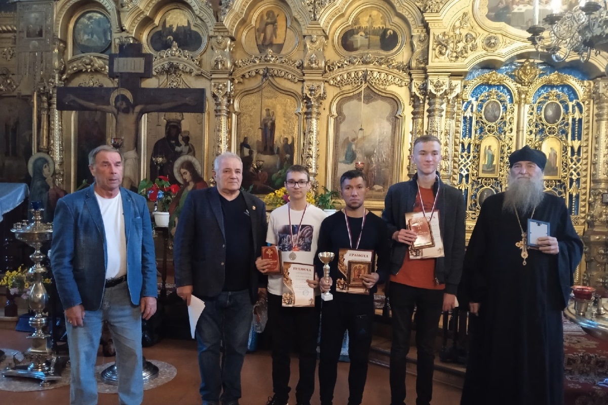 В Тверской области за шахматной доской сразились команды церковных приходов