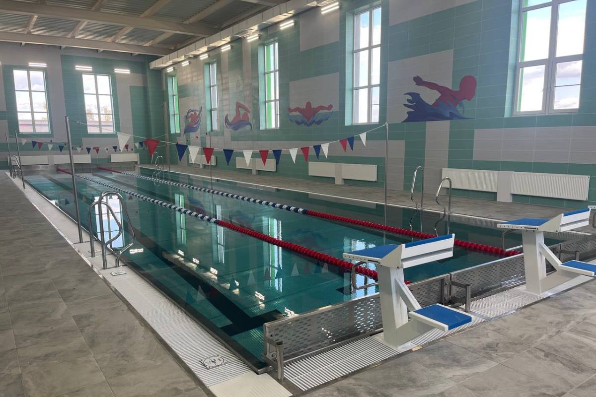 На родине предков Путина в Тверской области открылся современный спорткомплекс с бассейном