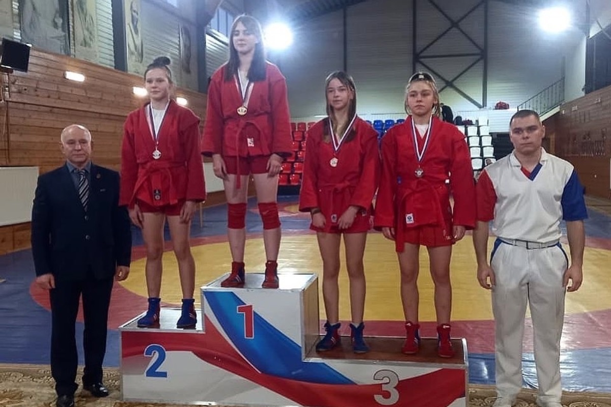 Девушки из Тверской области завоевали три медали первенства ЦФО по самбо