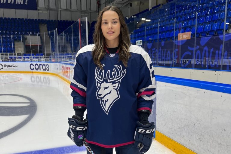 Ни сезона без награды:  хоккеистка из Тверской области стала трехкратным призером ЖХЛ