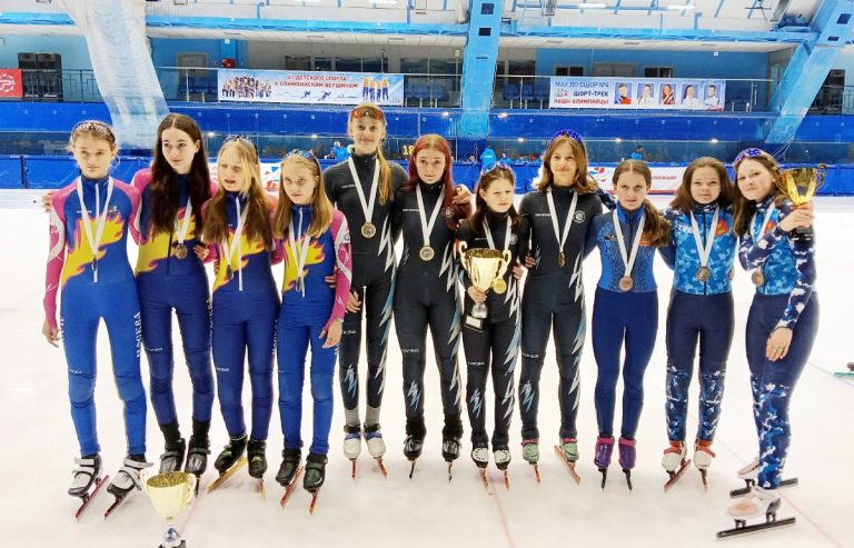 Девушки из Твери стали призерами всероссийских соревнований по шорт-треку