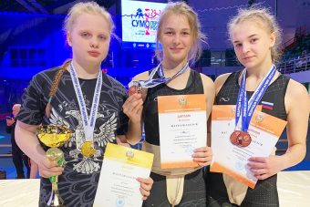 Подарок на 18-летие: девушки Тверской области завоевали полный комплект наград первенства России по сумо