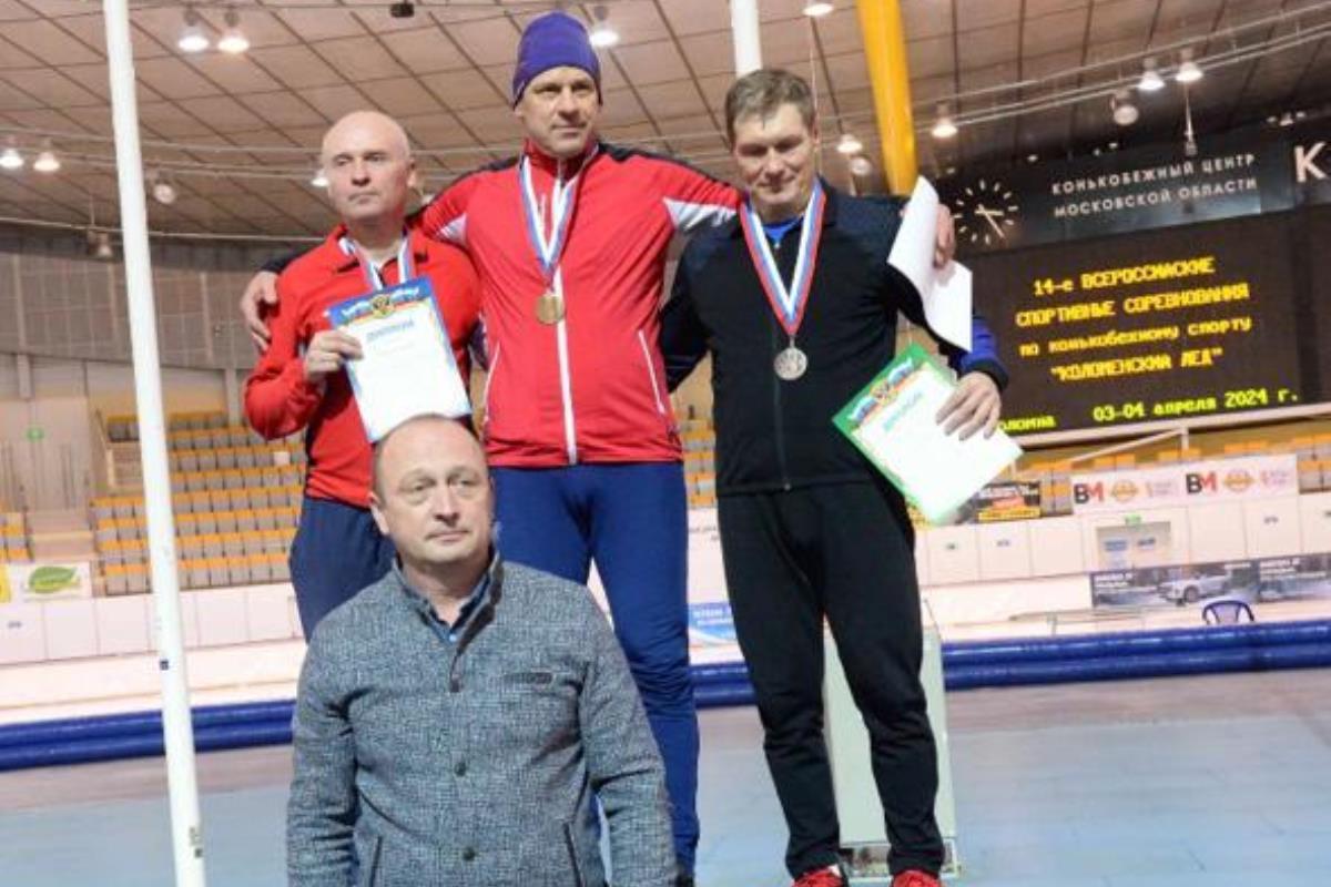Тверские конькобежцы завершили сезон медалями всероссийских соревнований